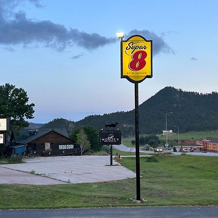 Super 8 By Wyndham Hot Springs Motel Buitenkant foto