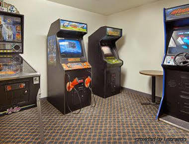 Super 8 By Wyndham Hot Springs Motel Buitenkant foto